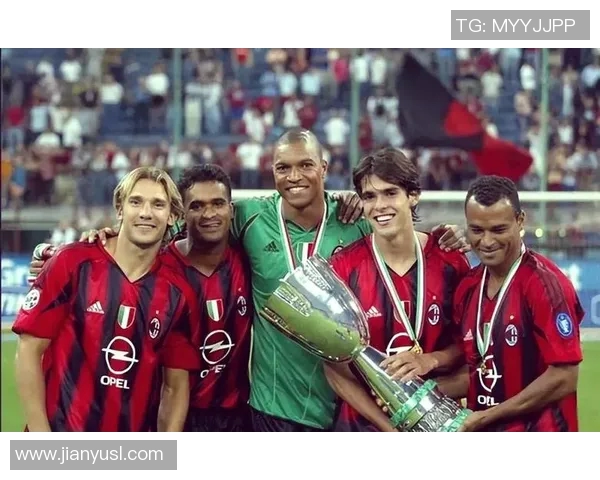 曾经足球明星的辉煌岁月与传奇球员回顾