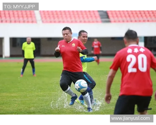 足球明星私生活曝光高清图片引发热议粉丝热情高涨